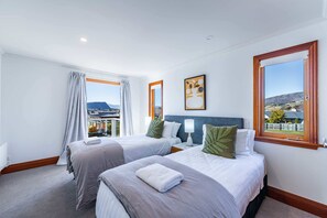 4 soveværelser, skrivebord, strygejern/strygebræt, Wi-Fi