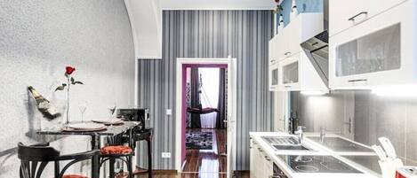 Réfrigérateur, four, plaque de cuisson, lave-vaisselle