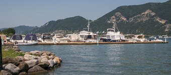 Interno 2 in Iseo With 1 Bedrooms and 1 Bathrooms