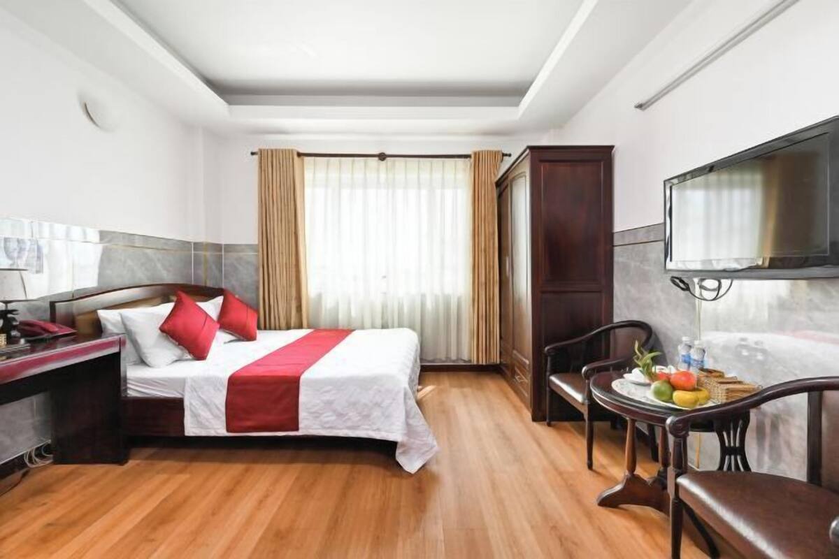 1 bedroom, desk, soundproofing, free WiFi