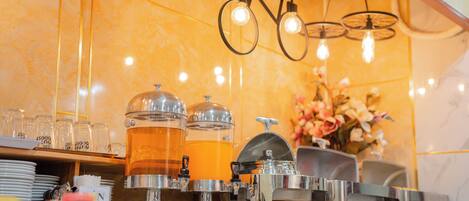 Petit déjeuner buffet compris tous les jours