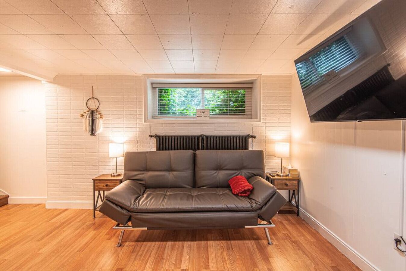 Compact Convenience Studio Bsmt Apartment