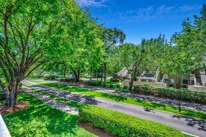 Unclassified image, 4 of 29, button