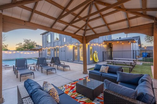 Extravagant Home|Pool|Gazebo|Games|5KingBeds|PHX