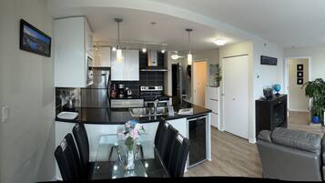 3 bedrooms, in-room safe, iron/ironing board, travel crib