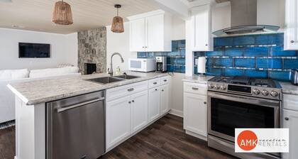 The Glistening Grape - High end Lake Retreat