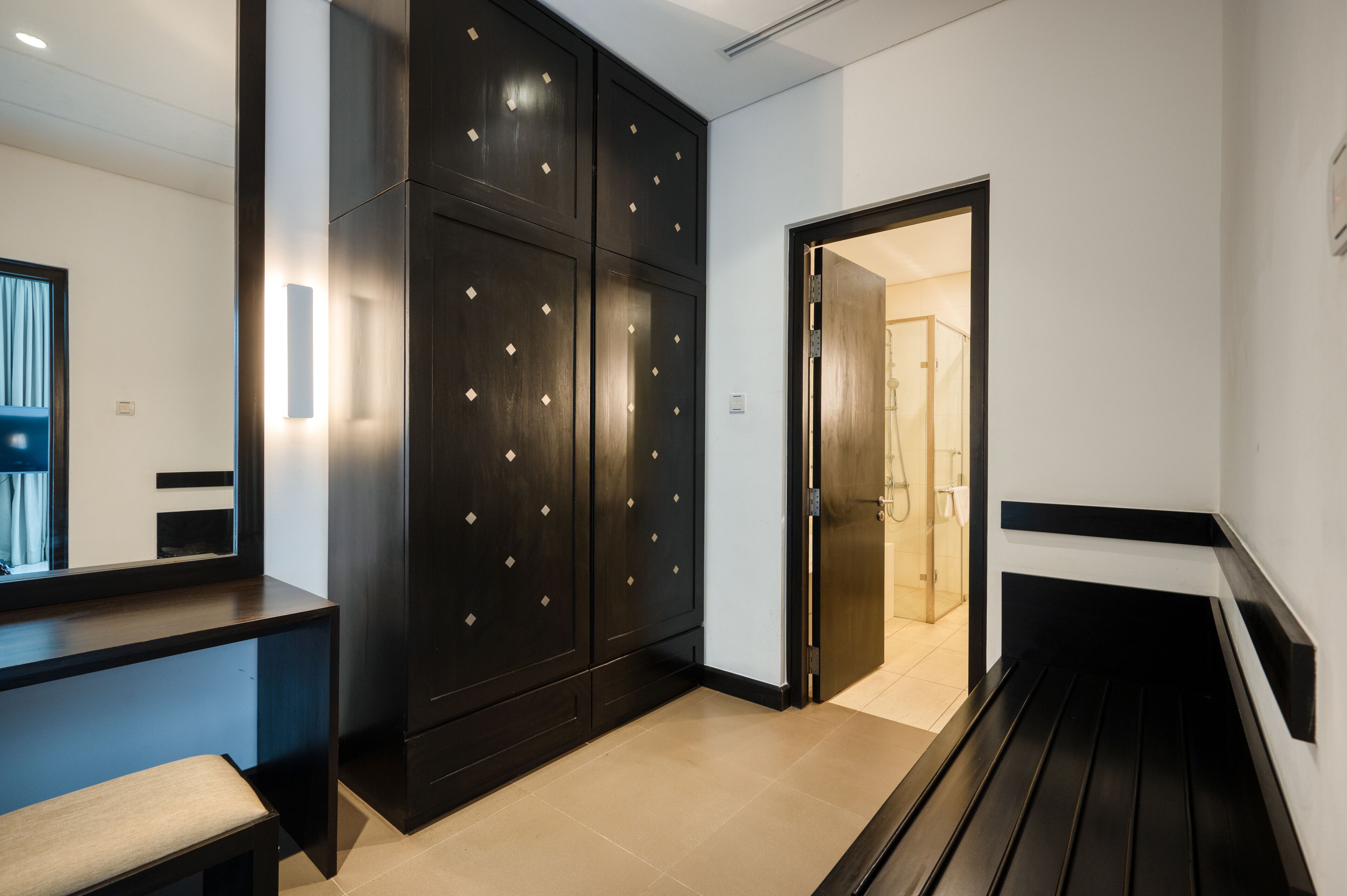 Studio – deluxe | Sengetøy av topp kvalitet, minibar og skrivebord