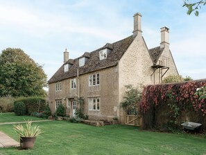 Exterior - Reybridge House (Chippenham)