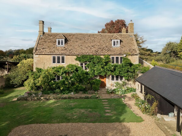 Exterior - Reybridge House (Chippenham)