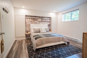 3 bedrooms, iron/ironing board, travel crib, WiFi