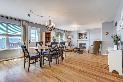 Whistler Hollow! Family Home, Bball Court, Firepit