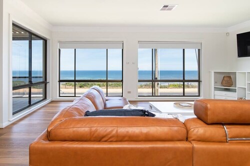 Beachfront Bliss- Aldinga Beach House - 5 BR