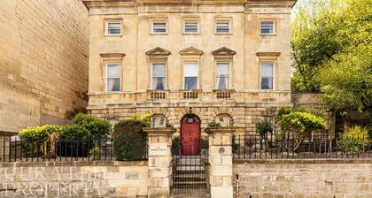 The Admirals House - Central Bath & Free Parking!