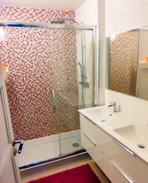 Een douche, een haardroger