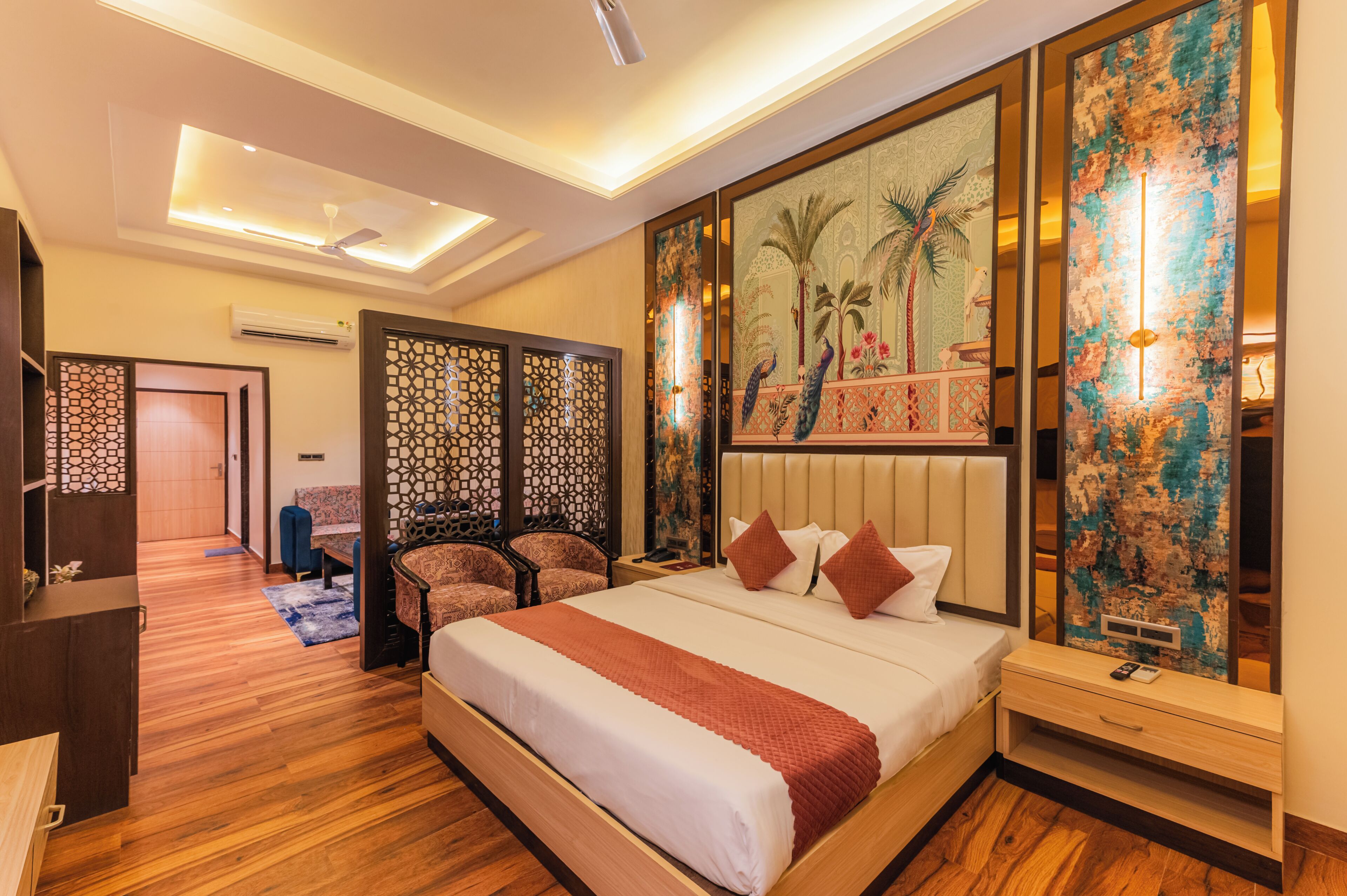 Desk, rollaway beds, bed sheets