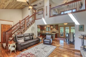 Smart-TV, Kamin, Arbeitsbereiche