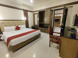 Phòng Suite | Màn/rèm cản sáng, phòng cách âm, bàn ủi/dụng cụ ủi quần áo 