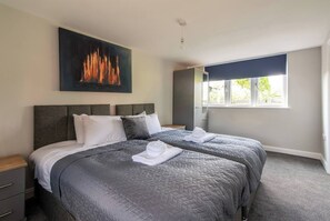 4 Schlafzimmer, Bügeleisen/Bügelbrett, kostenloses WLAN