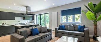 Spacious 4BR Bungalow in Leicestershire