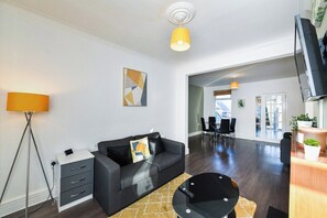 Smart TV - Hillside House (Nottingham)