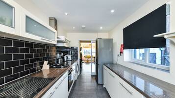 Cookware/dishes/utensils