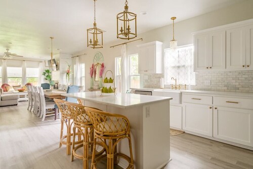 Mint Maven House -  Hot Tub - Silo District