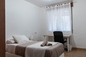 4 bedrooms, iron/ironing board, free WiFi, bed sheets - Precioso Apartamento en Iturrama (Pamplona)