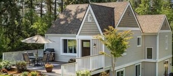 Secluded 4BR Nestled in Woods-Hot Tub/Dog Friendly