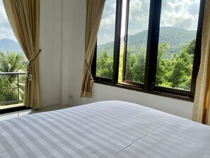 Apartment, 3 Bedrooms | Premium bedding, free cribs/infant beds, free WiFi, bed sheets