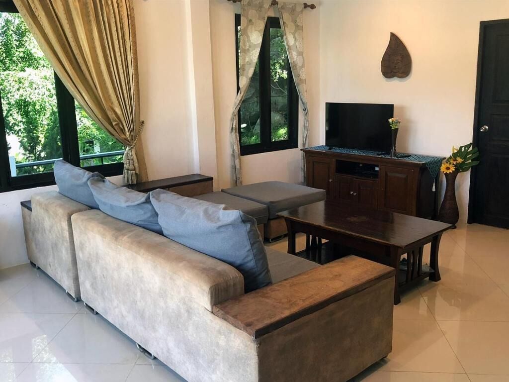 Apartment, 2 Bedrooms | Living area | 43-inch Smart TV with digital channels, Netflix, streaming services
