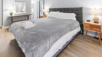 3 bedrooms, desk, travel cot, free WiFi