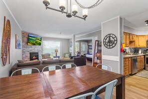 Interior - 3BR/2BA Condo Central Location (Snowshoe)