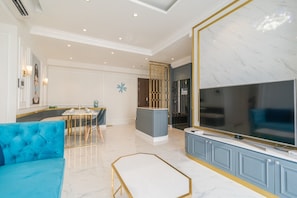家庭公寓, 3 间卧室, 阳台, 河景 | 1 多间卧室、高档床上用品、特色装修、特色家居