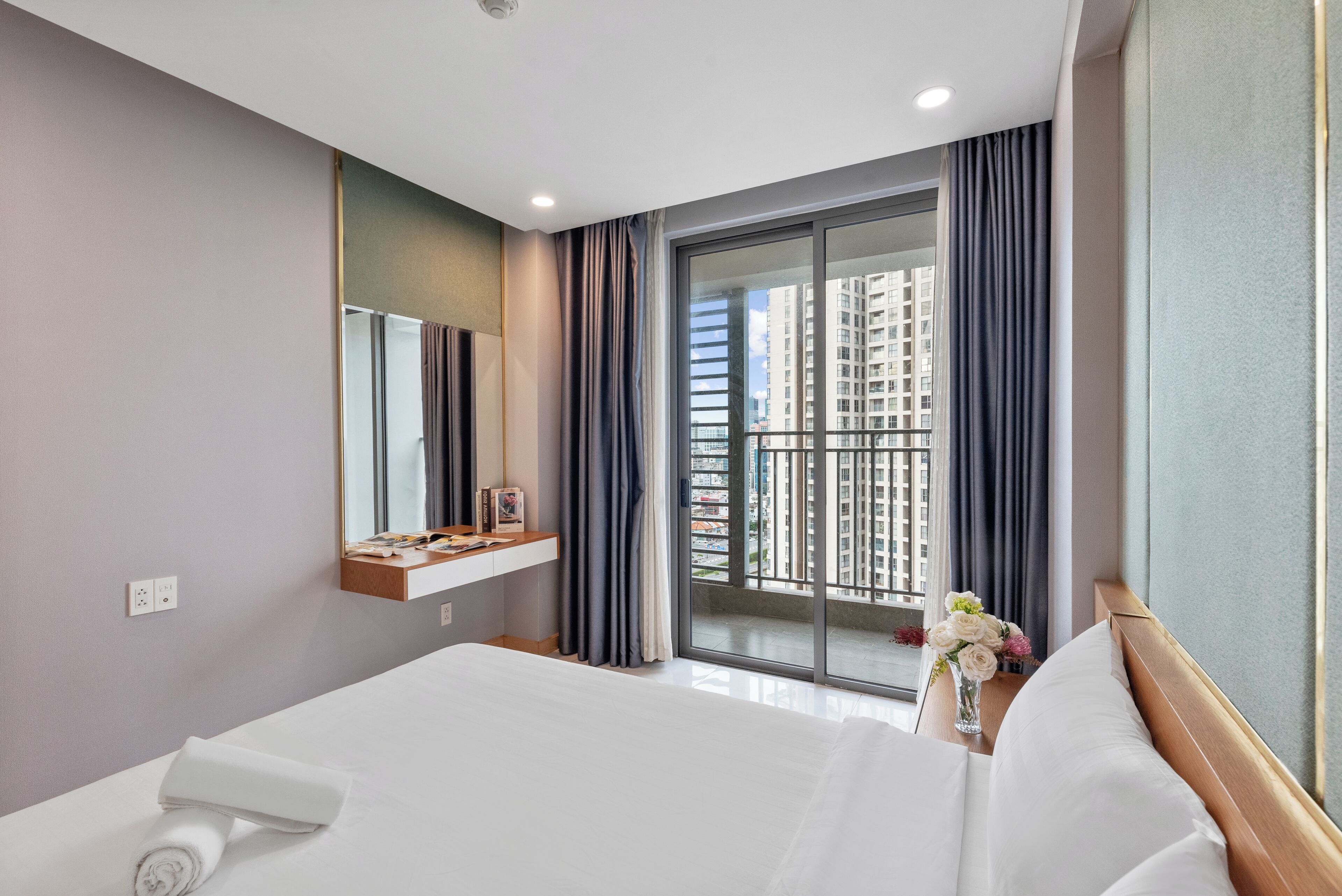 Leilighet – business, 2 soverom, balkong, elveutsikt | Sengetøy av topp kvalitet, individuelt dekorert og individuelt innredet