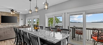 Enjoy Sunsets at Fully Equipped 4BR-Lake Champlain