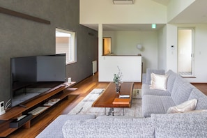 Caja de seguridad en la habitación, cortinas blackout y wifi gratis