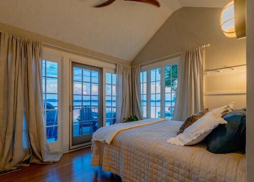 Waconia Lakefront Cottage- dogs ok