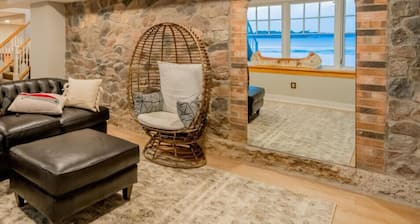 Waconia Lakefront Cottage- dogs ok