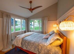 4 bedrooms, desk, iron/ironing board, free WiFi