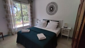 2 chambres, fer et planche à repasser, lit parapluie, Wi-Fi gratuit