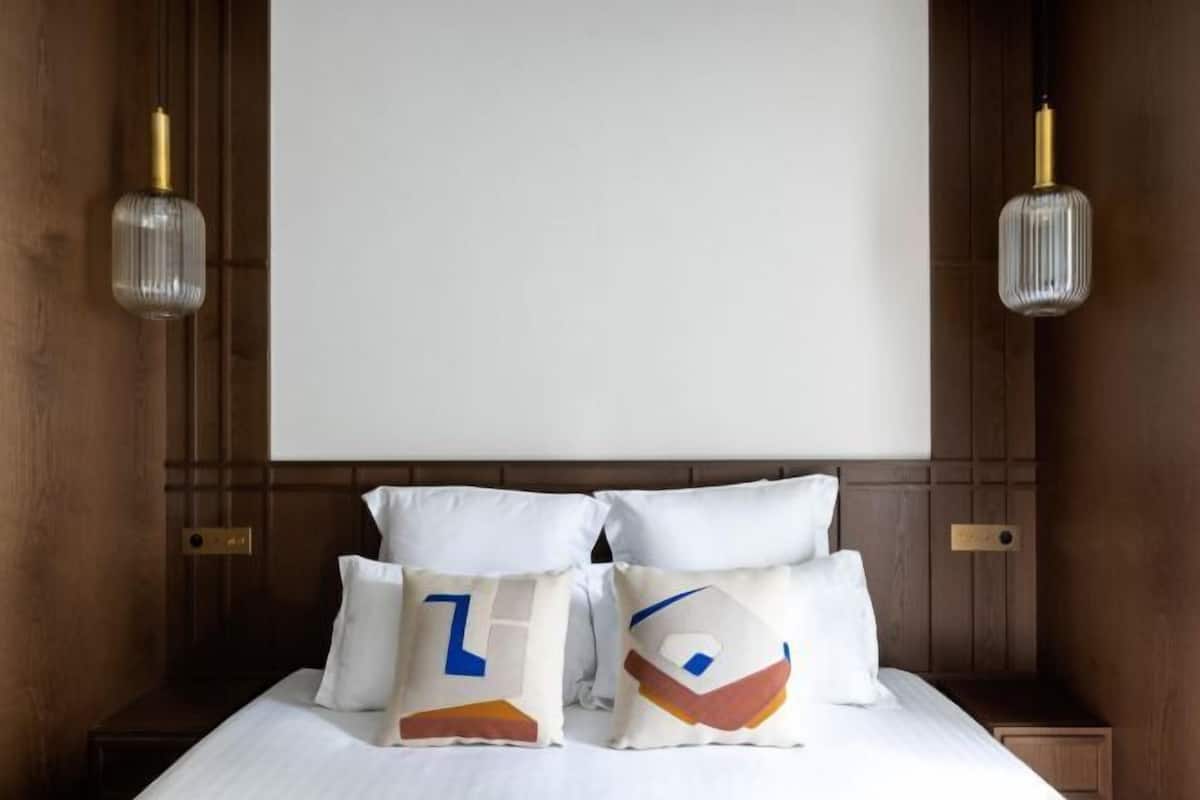 1 bedroom, premium bedding, pillowtop beds, in-room safe