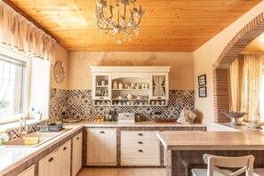 Fridge, oven, dishwasher, coffee/tea maker - Villa Le Cicale - Irpinia (Prata di Principato Ultra)