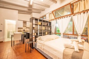 1 多间卧室、办公桌、熨斗/熨衣板、免费 WiFi