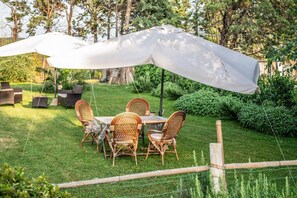 تناول الطعام بالخارج