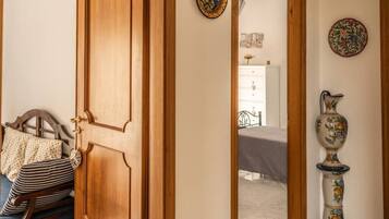 2 chambres, fer et planche Ă repasser, draps fournis