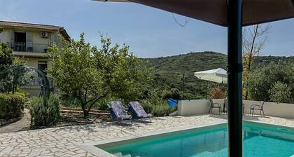 House of the Grapevine - Aurora