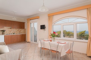 Superior Apartment | Private kitchen - Penny Luxury Apartments (Samos)
