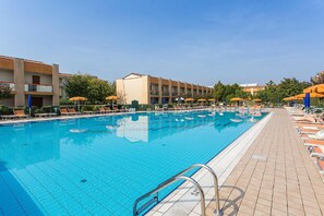 Pool - Apartment in Caorle near Spiaggia Tartaruga (Caorle (VE))