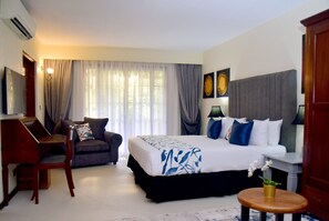 In-room safe, desk, iron/ironing board, free WiFi - Emin Pasha Hotel (Kampala)