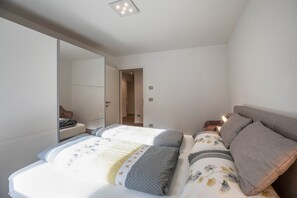 2 bedrooms, free WiFi, bed sheets